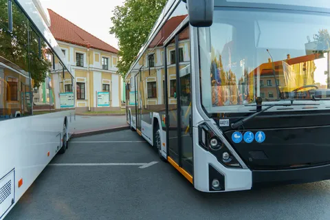 Moderner Linienbus im Nahverkehr